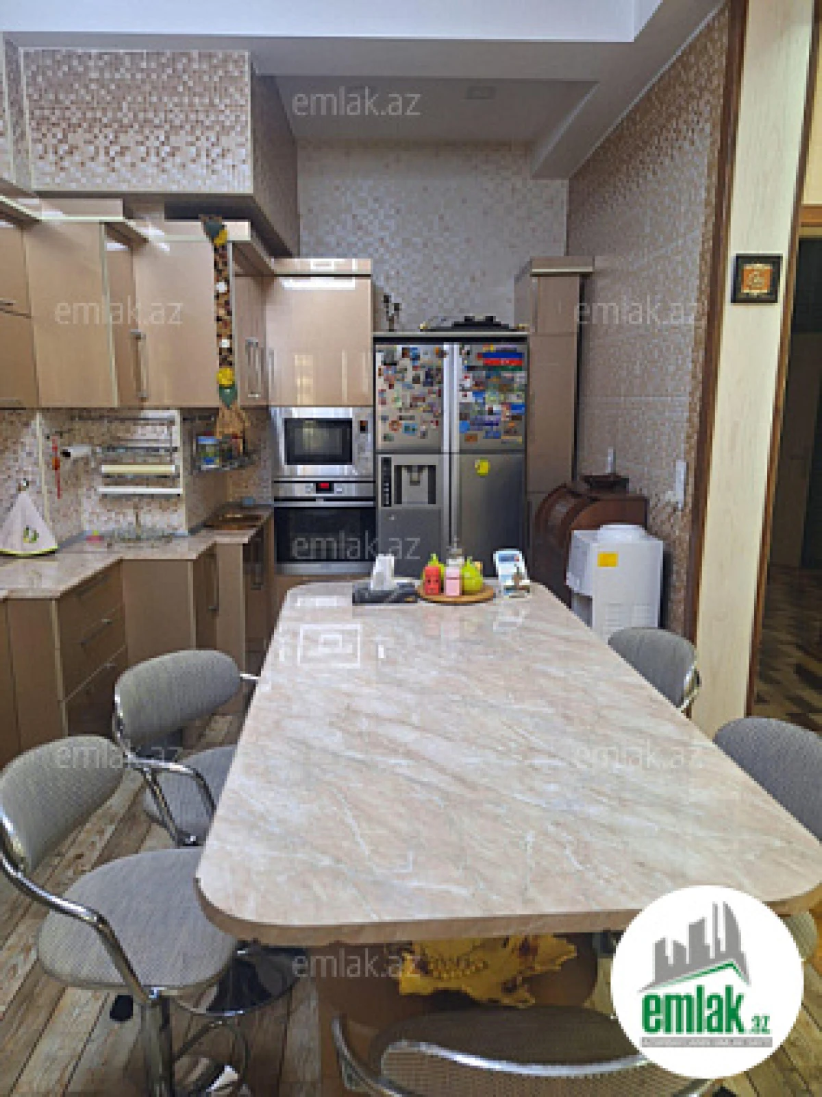 Satılır 5 otaqlı yeni tikili 270 m²