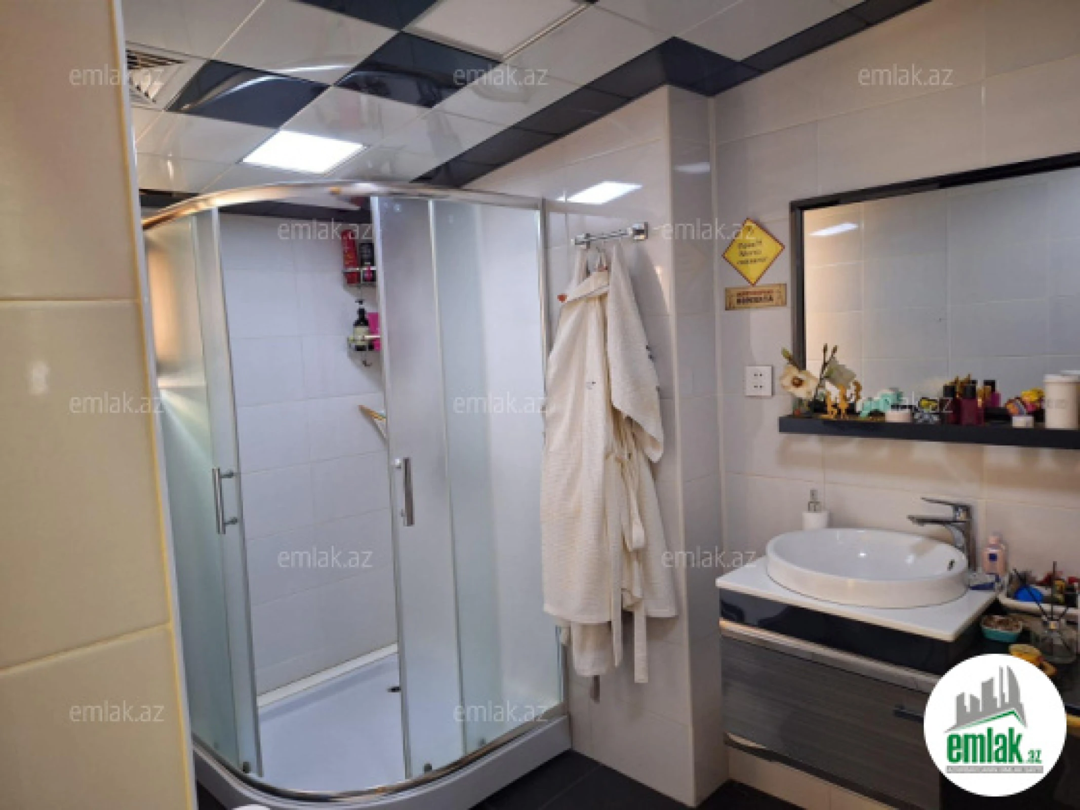 Satılır 5 otaqlı yeni tikili 270 m²