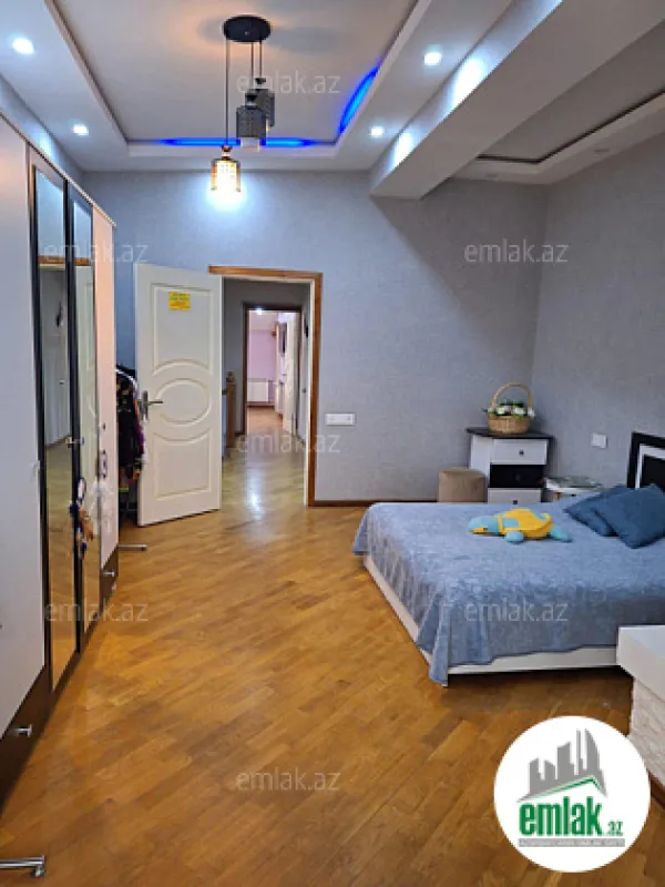 Satılır 5 otaqlı yeni tikili 270 m²
