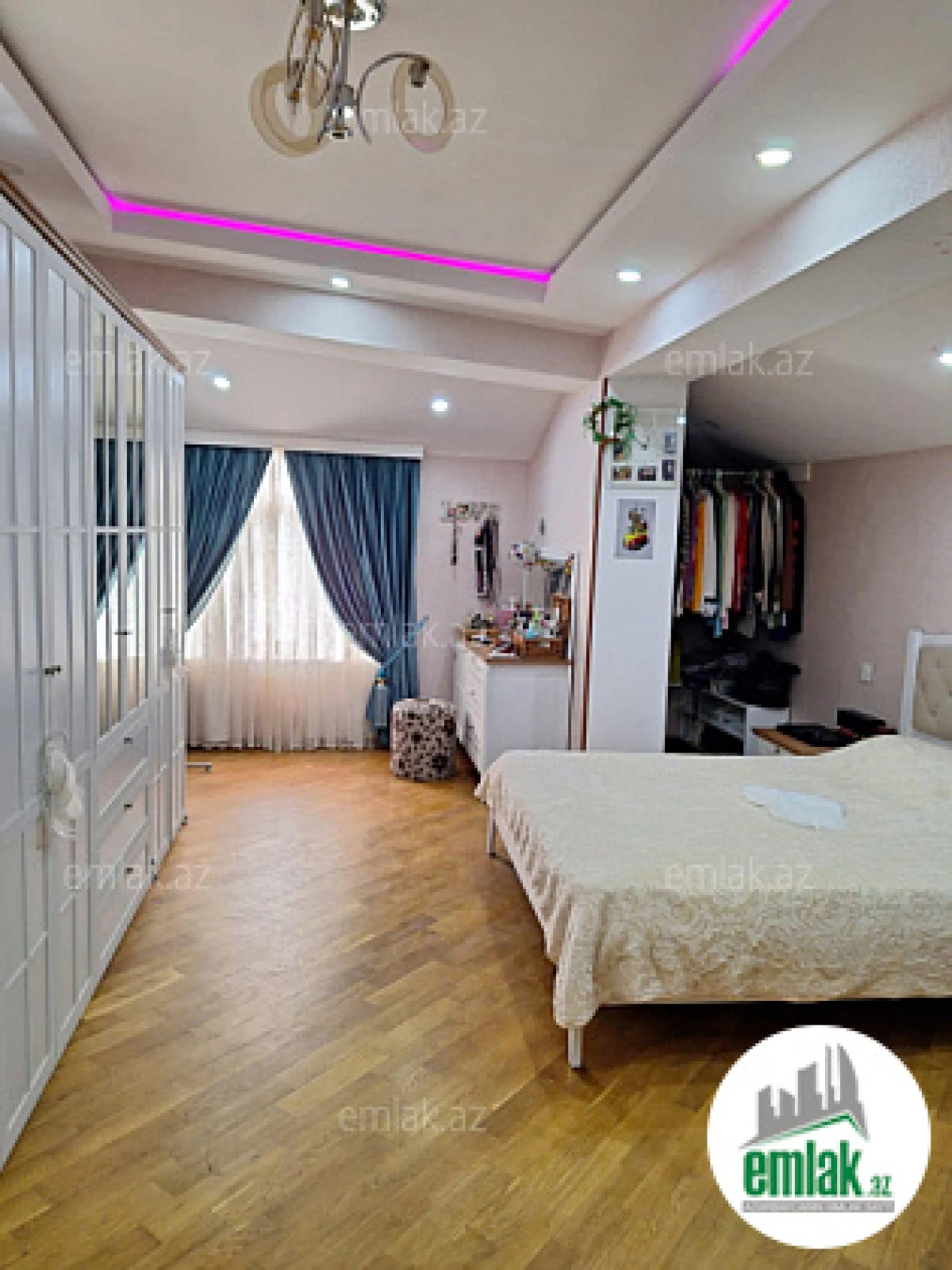 Satılır 5 otaqlı yeni tikili 270 m²