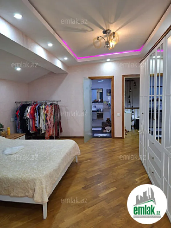 Satılır 5 otaqlı yeni tikili 270 m²