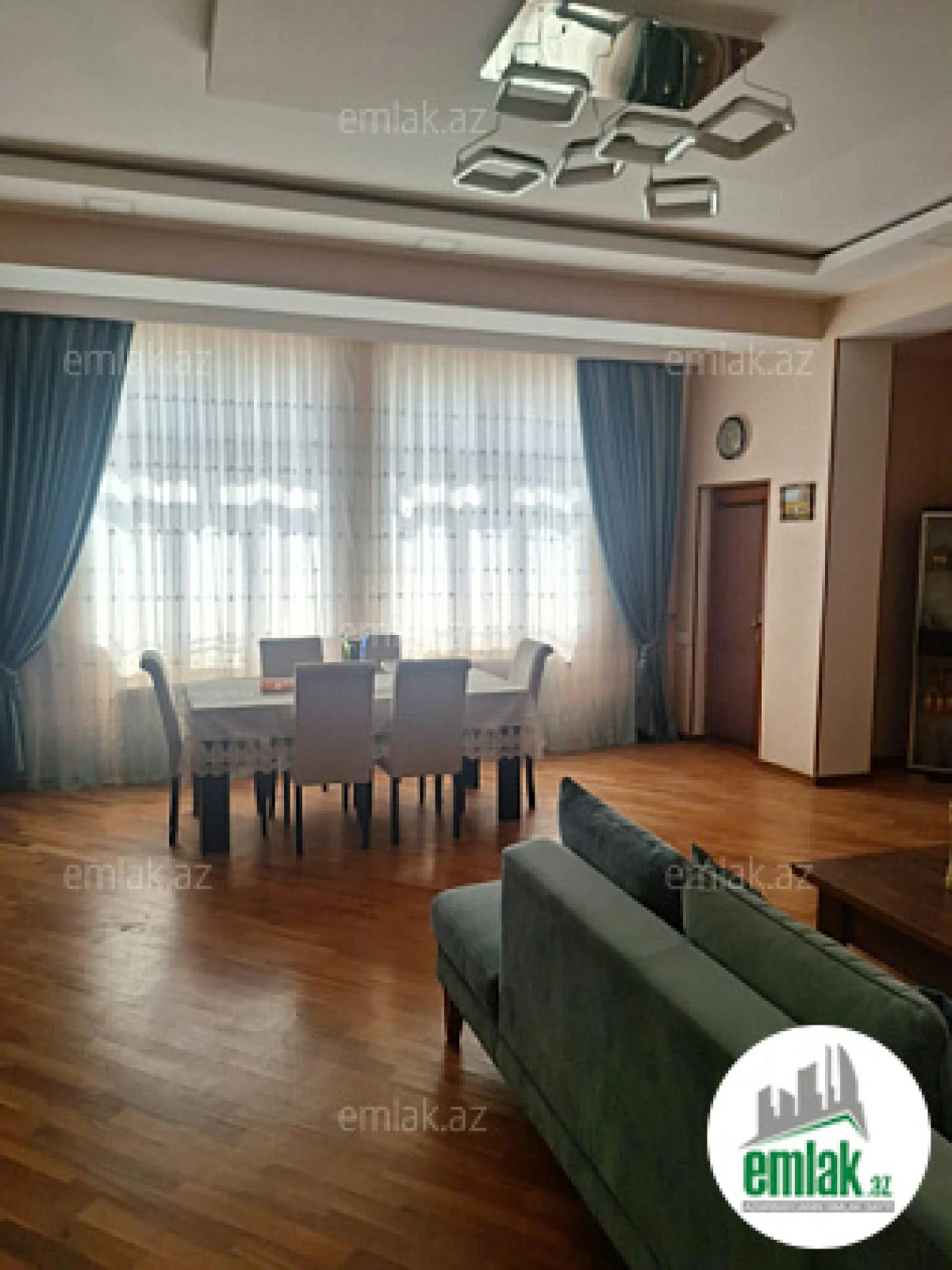 Satılır 5 otaqlı yeni tikili 270 m²