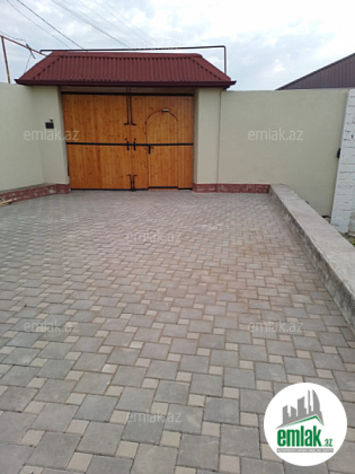 Satılır 3 otaqlı mənzil 6 m²