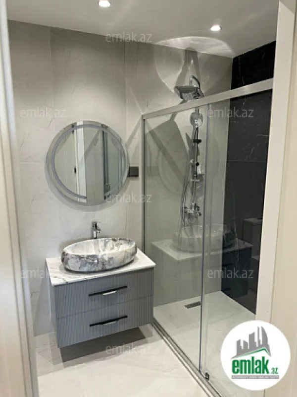 Satılır 6 otaqlı həyət evi 270 m²