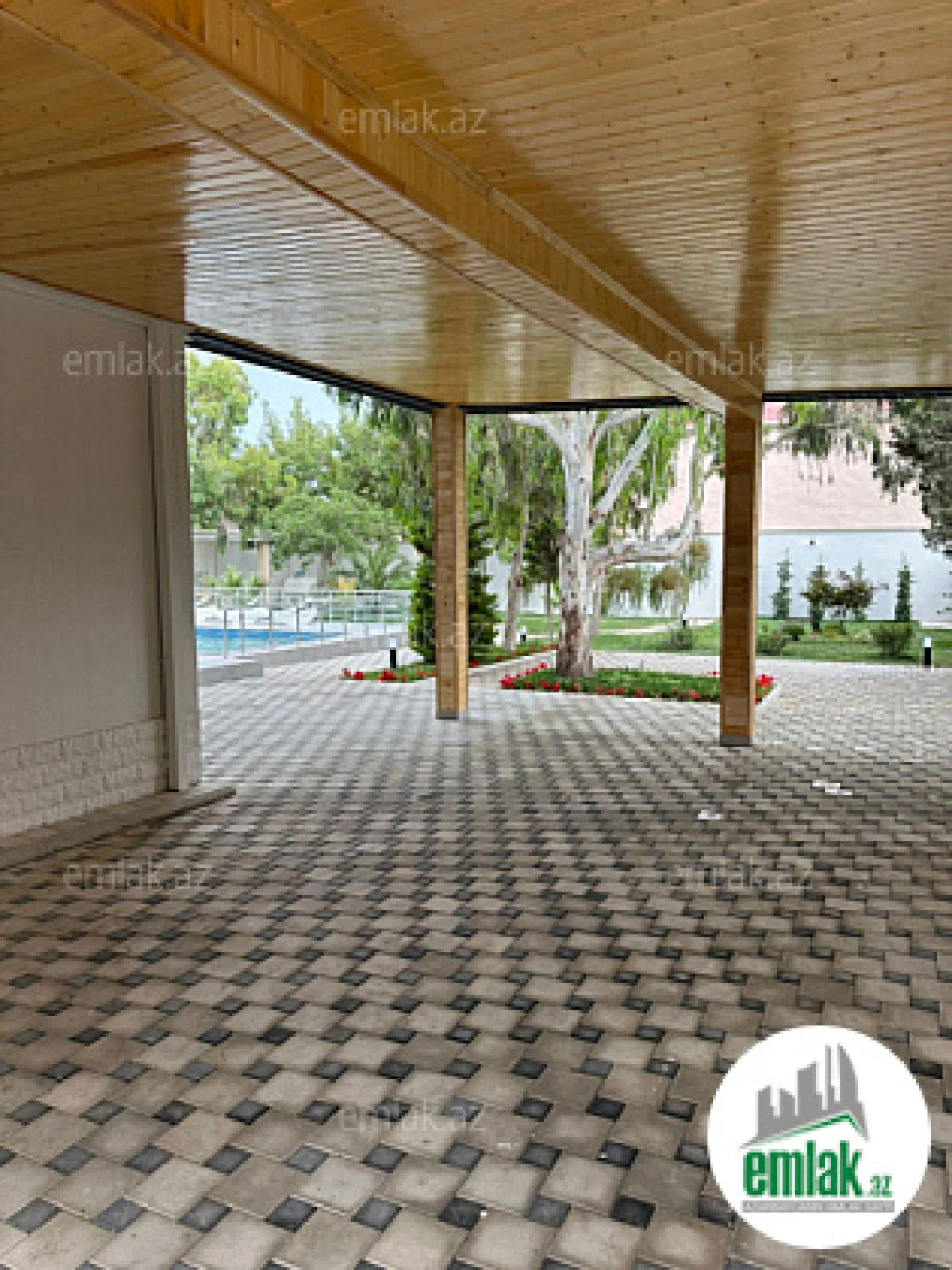 Satılır 6 otaqlı həyət evi 270 m²