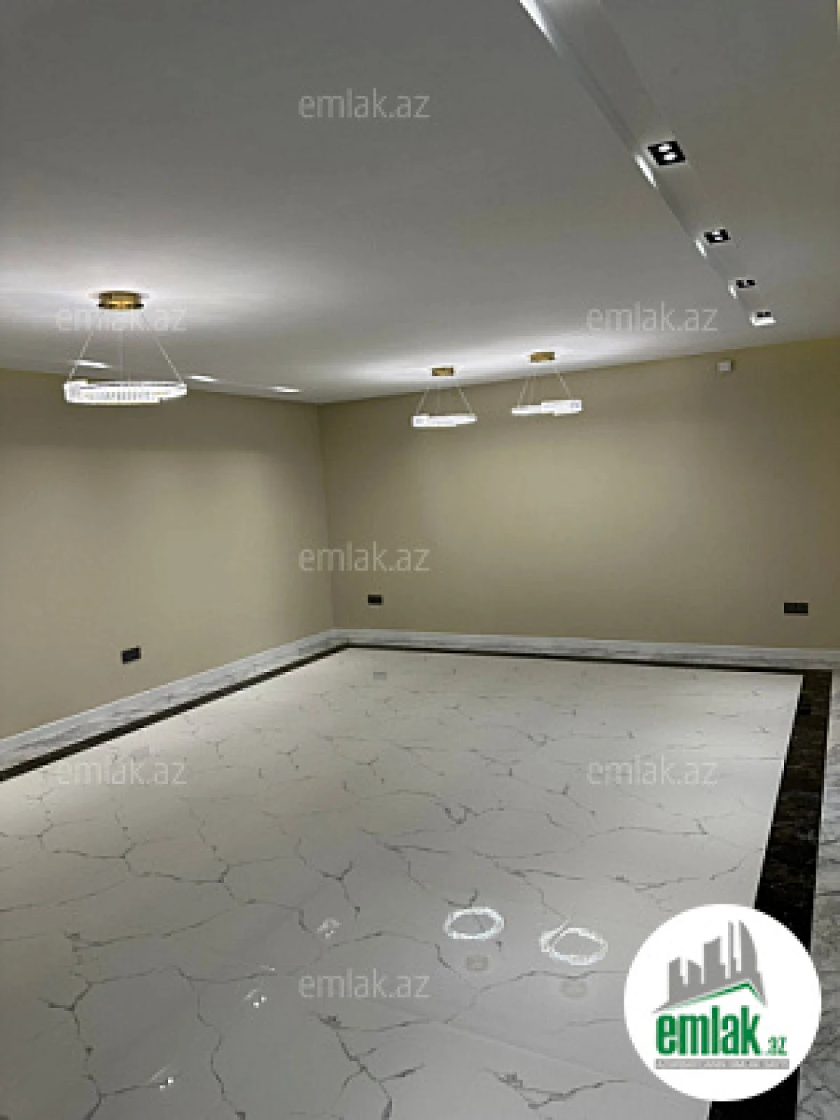 Satılır 6 otaqlı həyət evi 270 m²