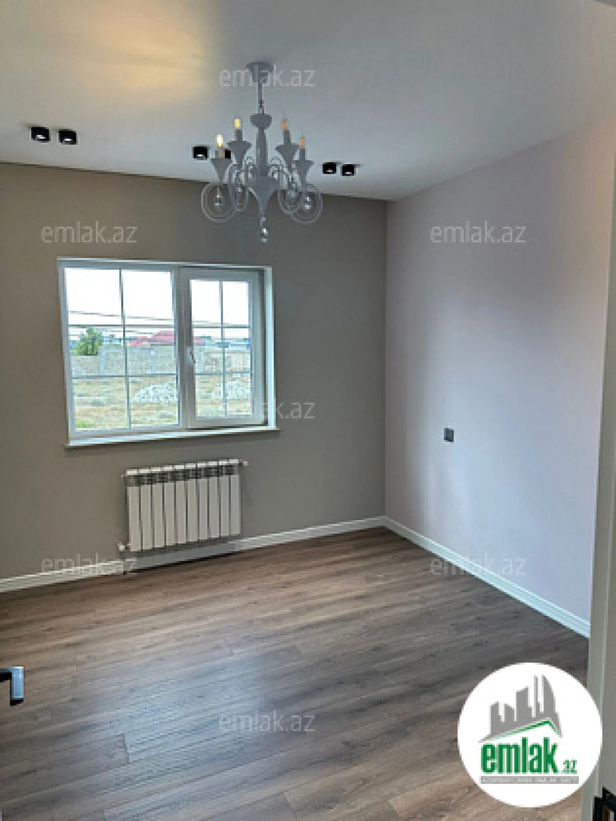 Satılır 6 otaqlı həyət evi 270 m²