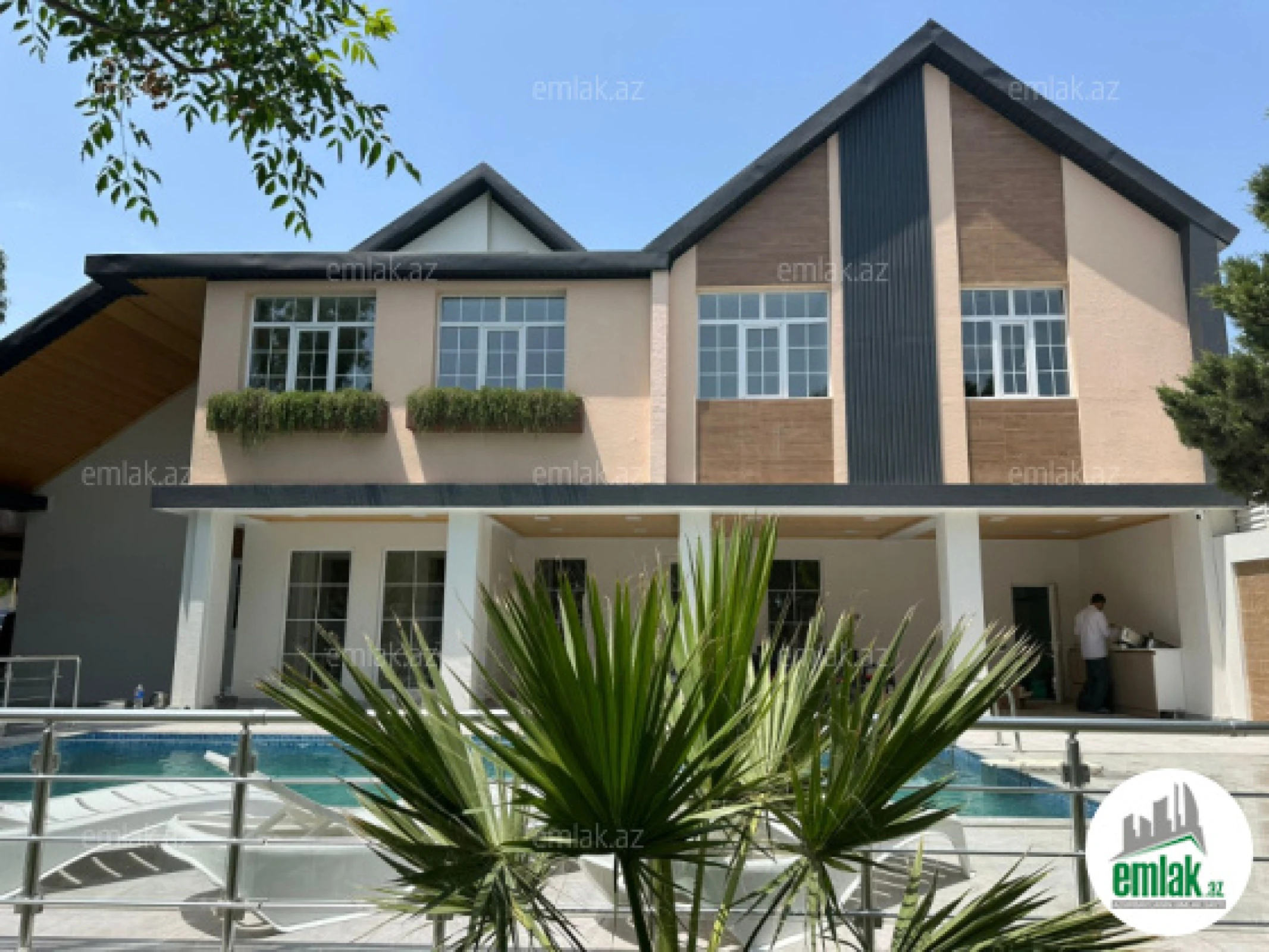 Satılır 6 otaqlı həyət evi 270 m²