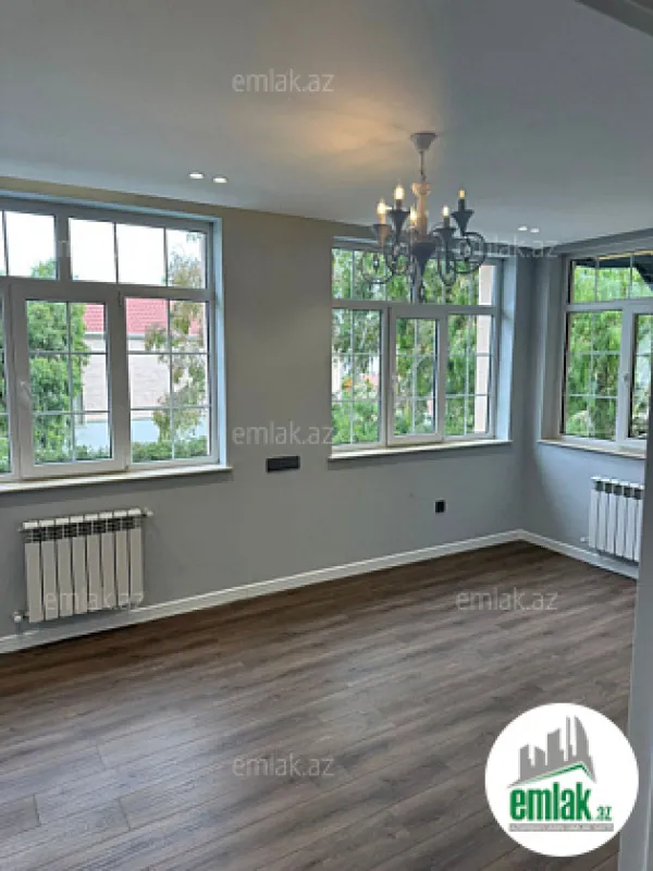 Satılır 6 otaqlı həyət evi 270 m²