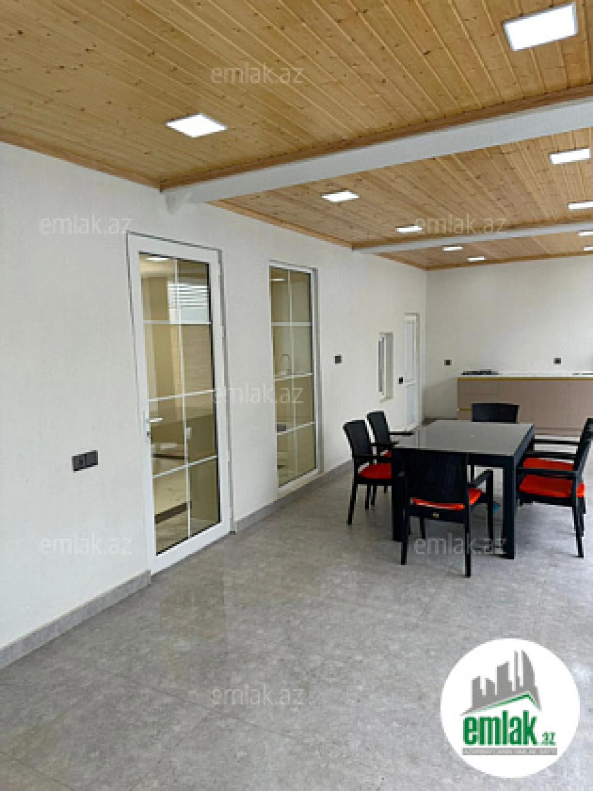 Satılır 6 otaqlı həyət evi 270 m²