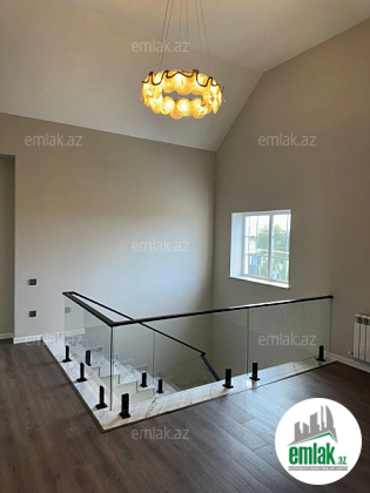 Satılır 6 otaqlı həyət evi 270 m²