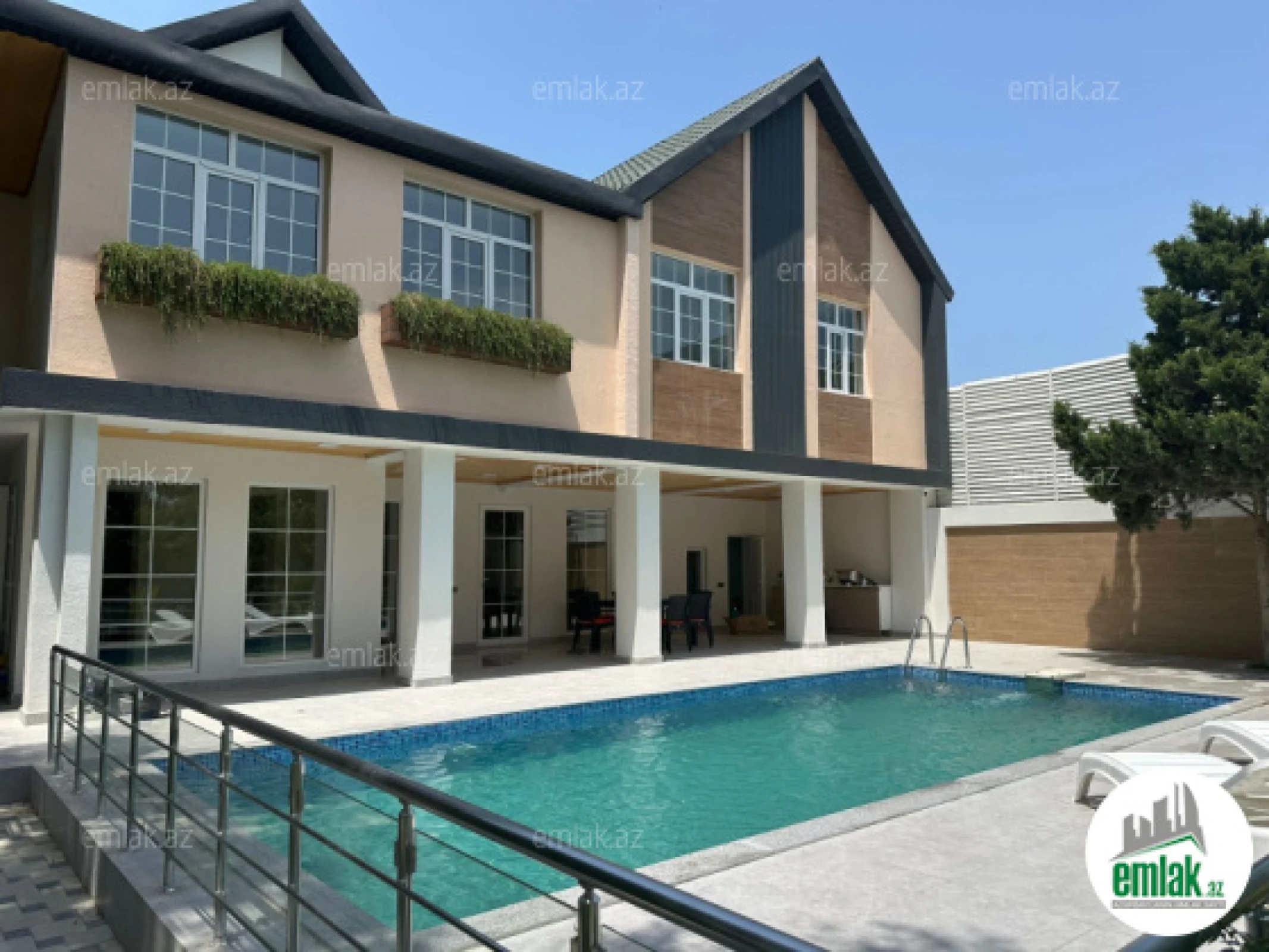 Satılır 6 otaqlı həyət evi 270 m²