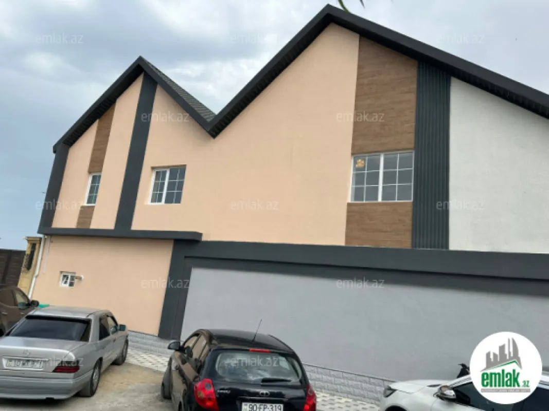 Satılır 6 otaqlı həyət evi 270 m²
