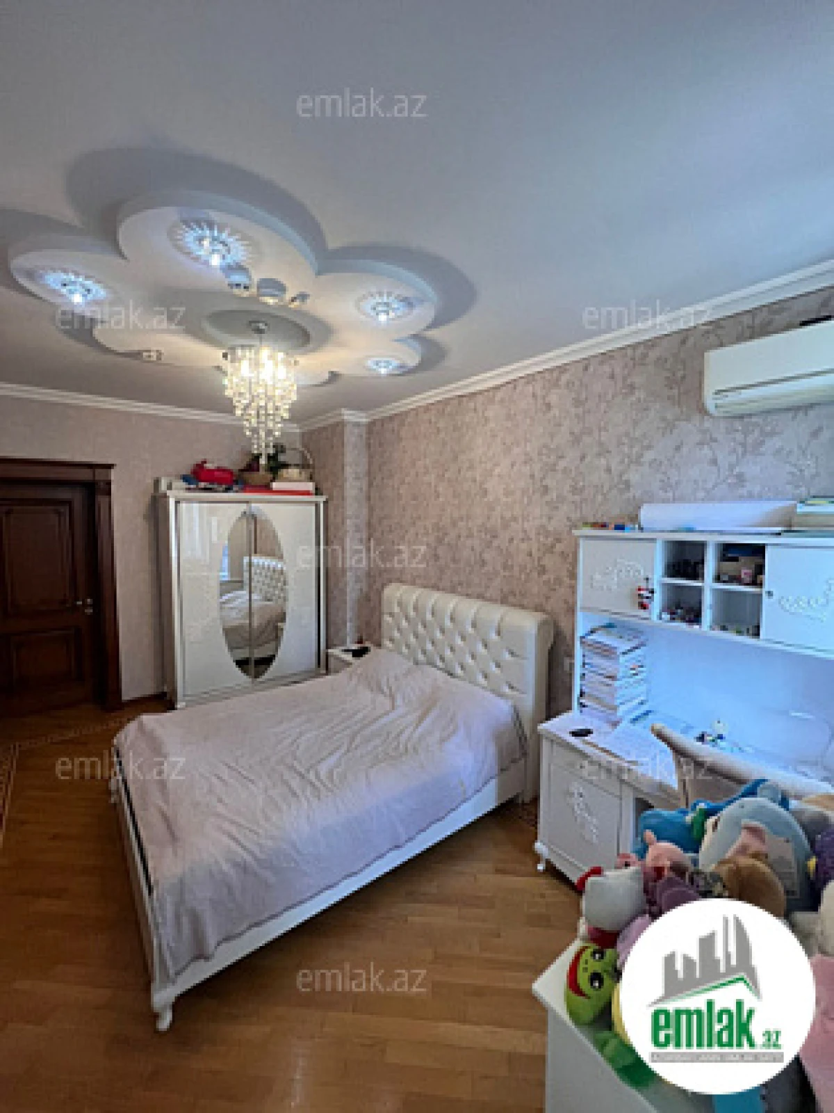 Satılır 4 otaqlı yeni tikili 192 m²