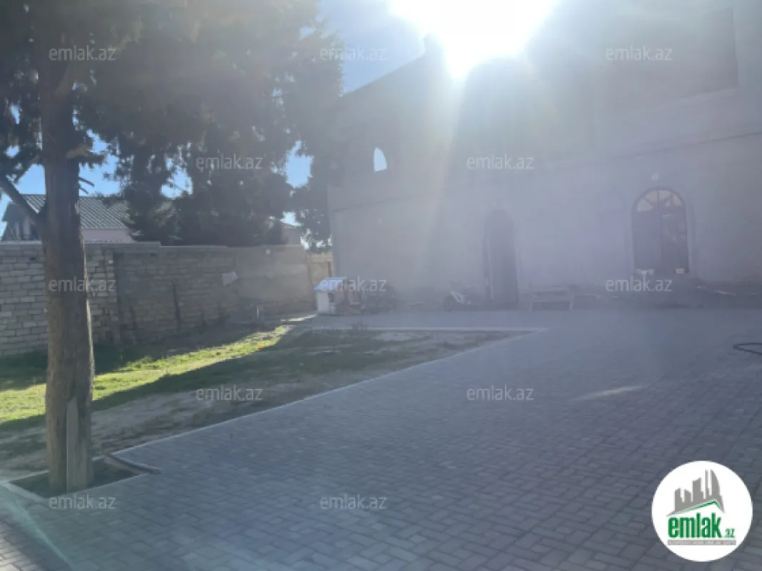 Satılır 8 otaqlı mənzil 420 m²