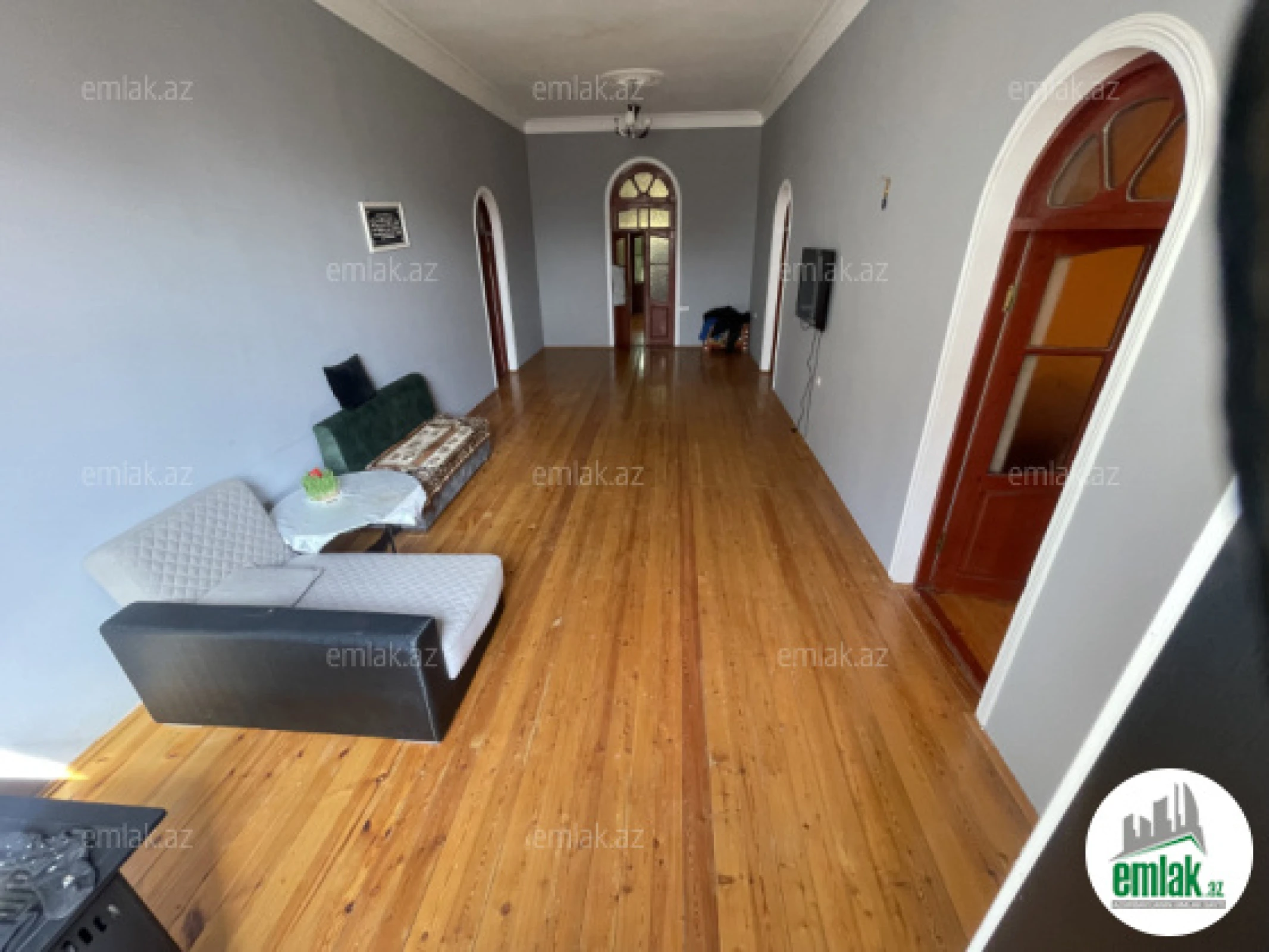 Satılır 8 otaqlı mənzil 420 m²