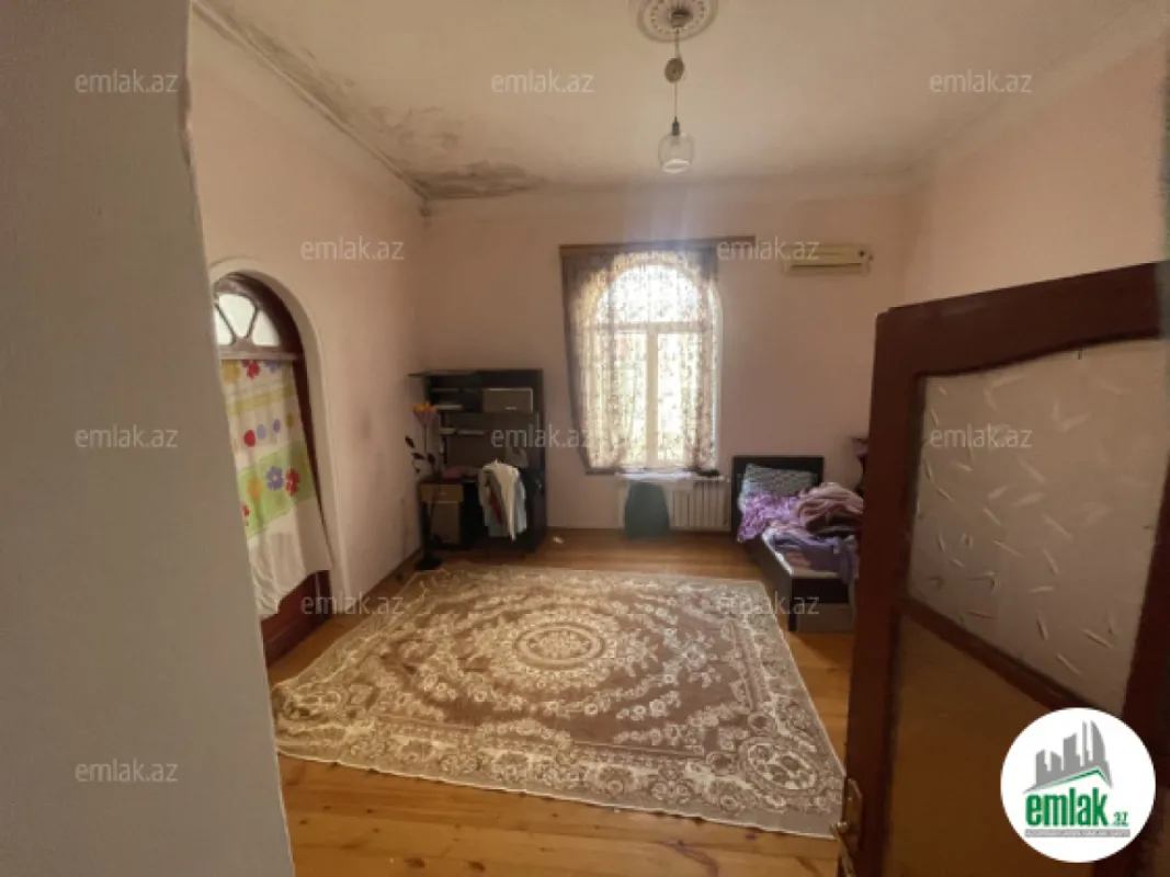 Satılır 8 otaqlı mənzil 420 m²