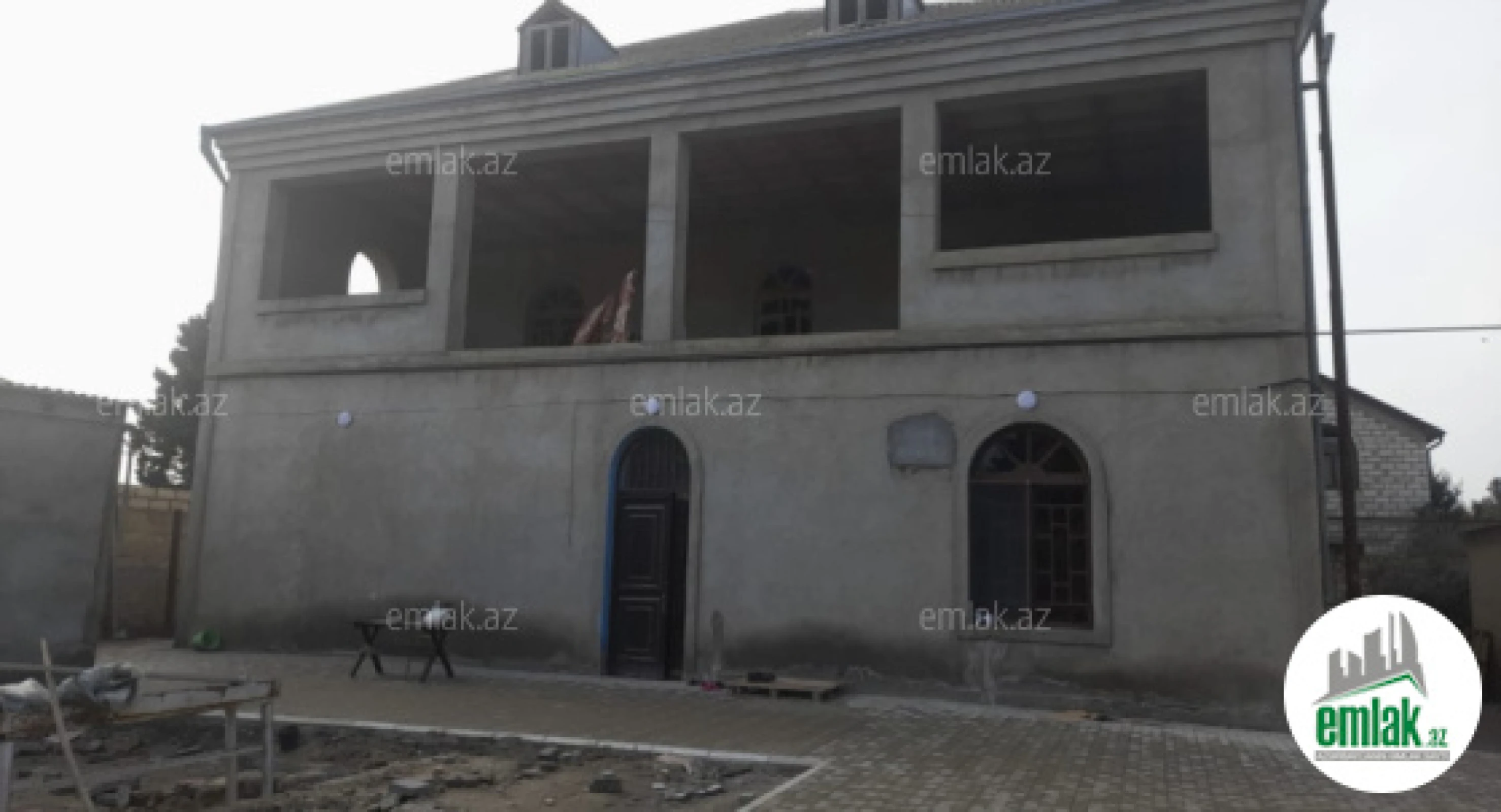 Satılır 8 otaqlı mənzil 420 m²