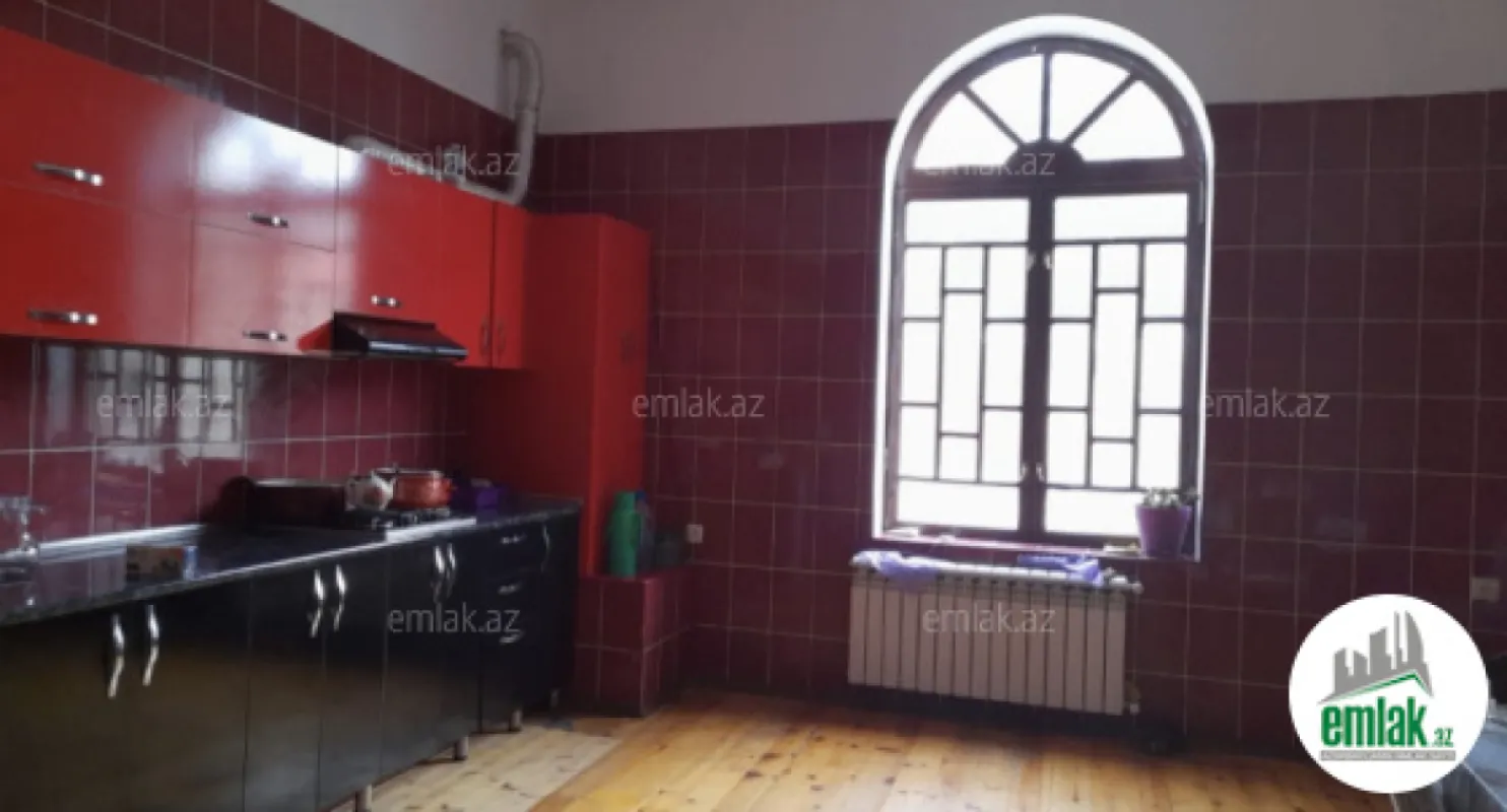 Satılır 8 otaqlı mənzil 420 m²