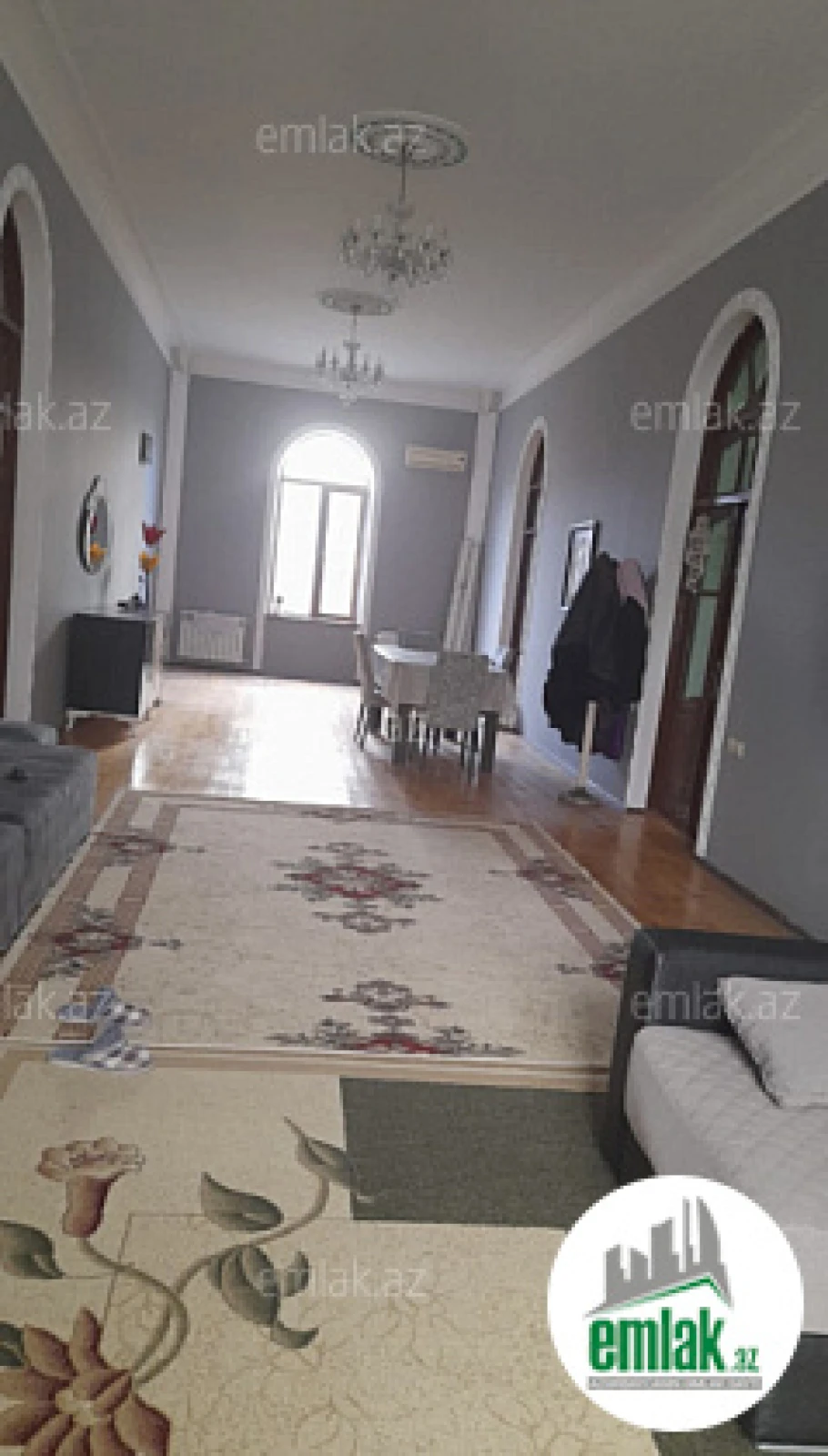 Satılır 8 otaqlı mənzil 420 m²