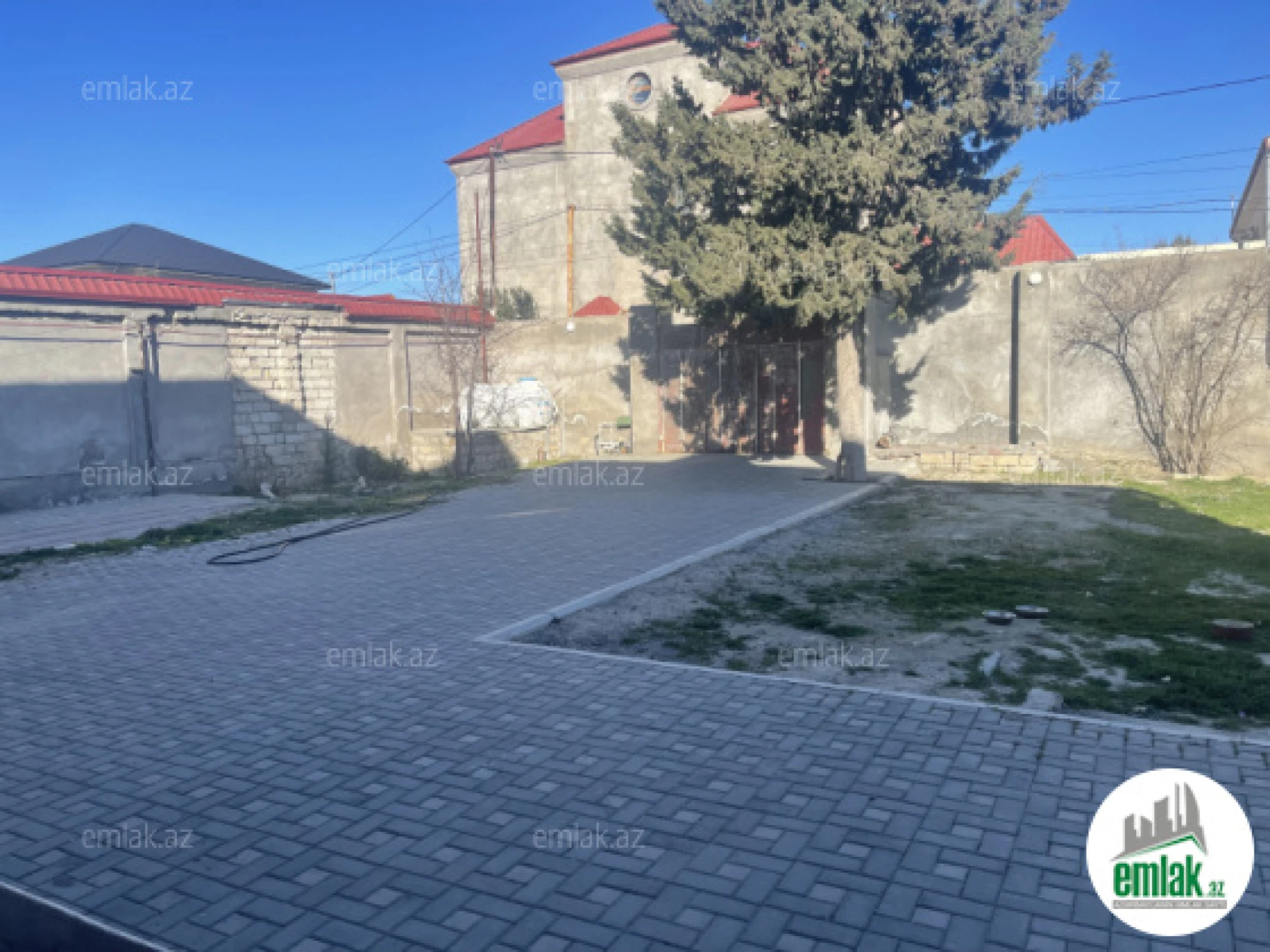 Satılır 8 otaqlı mənzil 420 m²