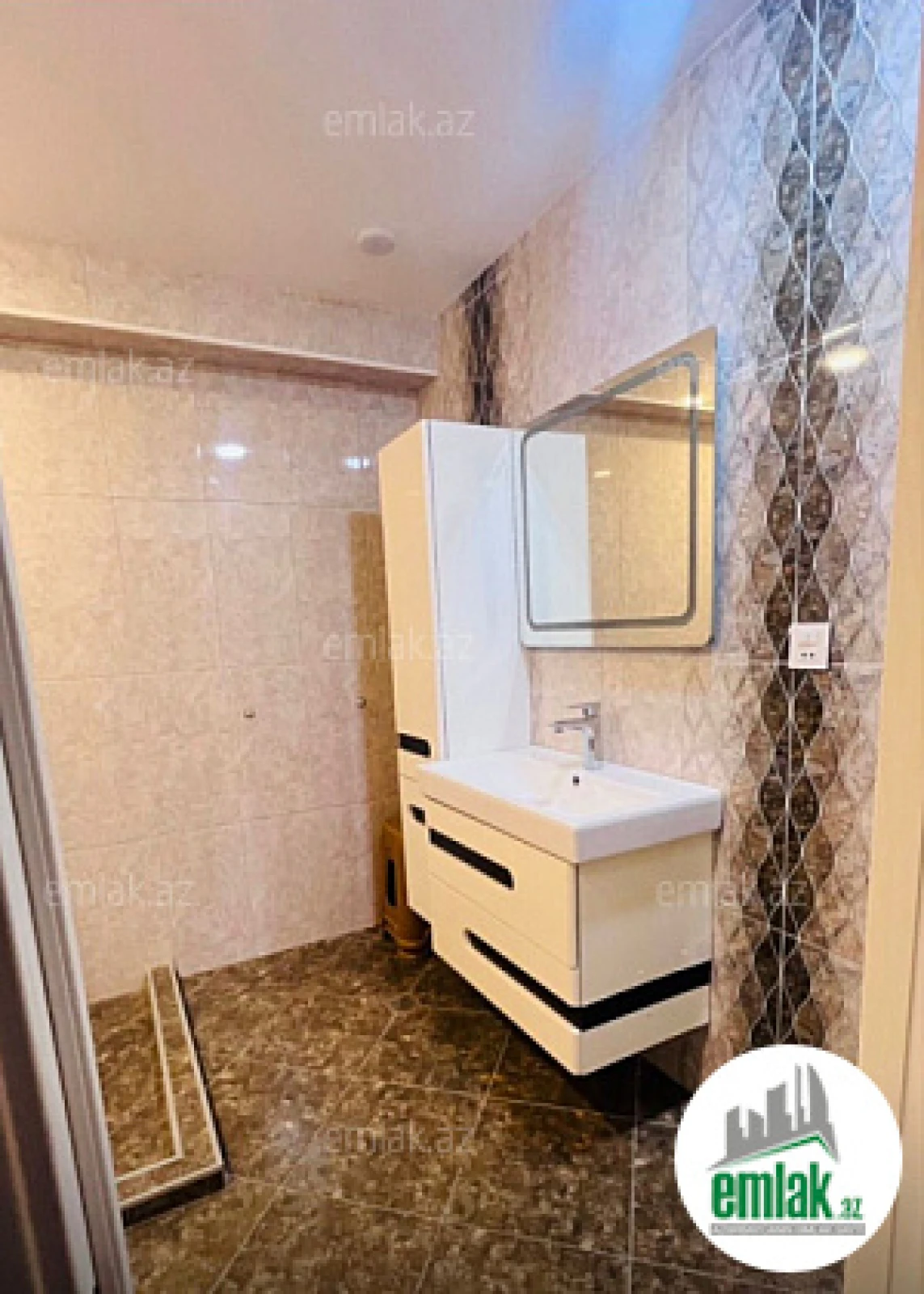 Satılır 3 otaqlı yeni tikili 121 m²