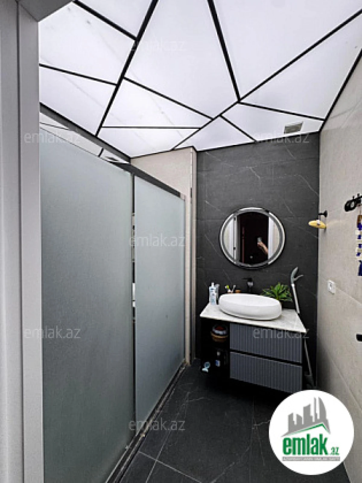 Satılır 3 otaqlı yeni tikili 130 m²