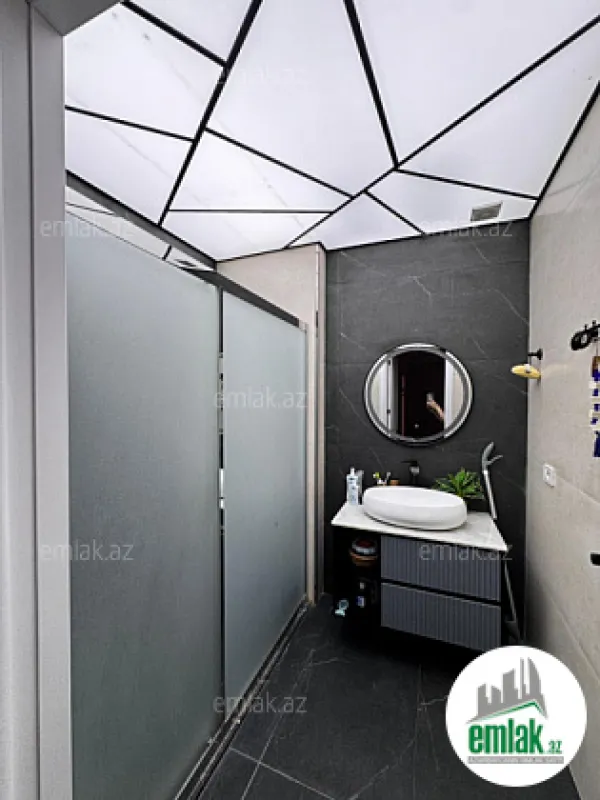 Satılır 3 otaqlı yeni tikili 130 m²