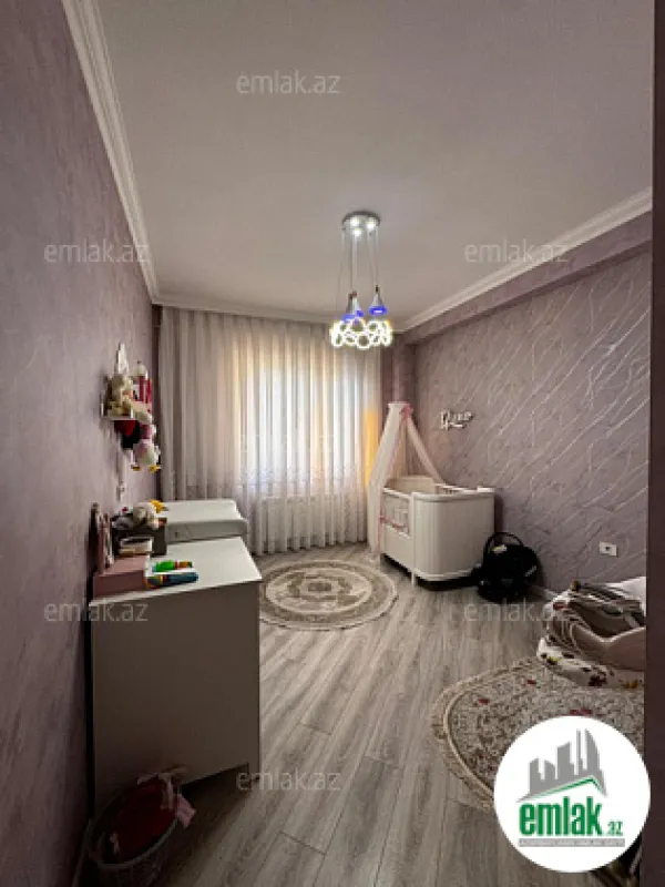 Satılır 3 otaqlı yeni tikili 130 m²