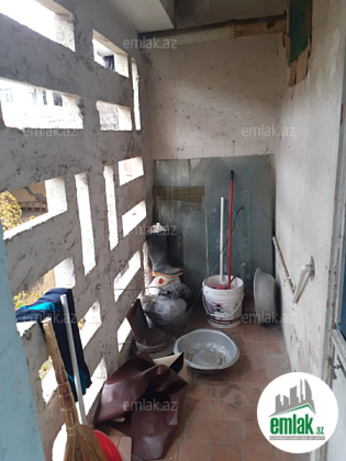 Satılır 5 otaqlı köhnə tikili 120 m²