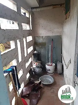 Satılır 5 otaqlı köhnə tikili 120 m²