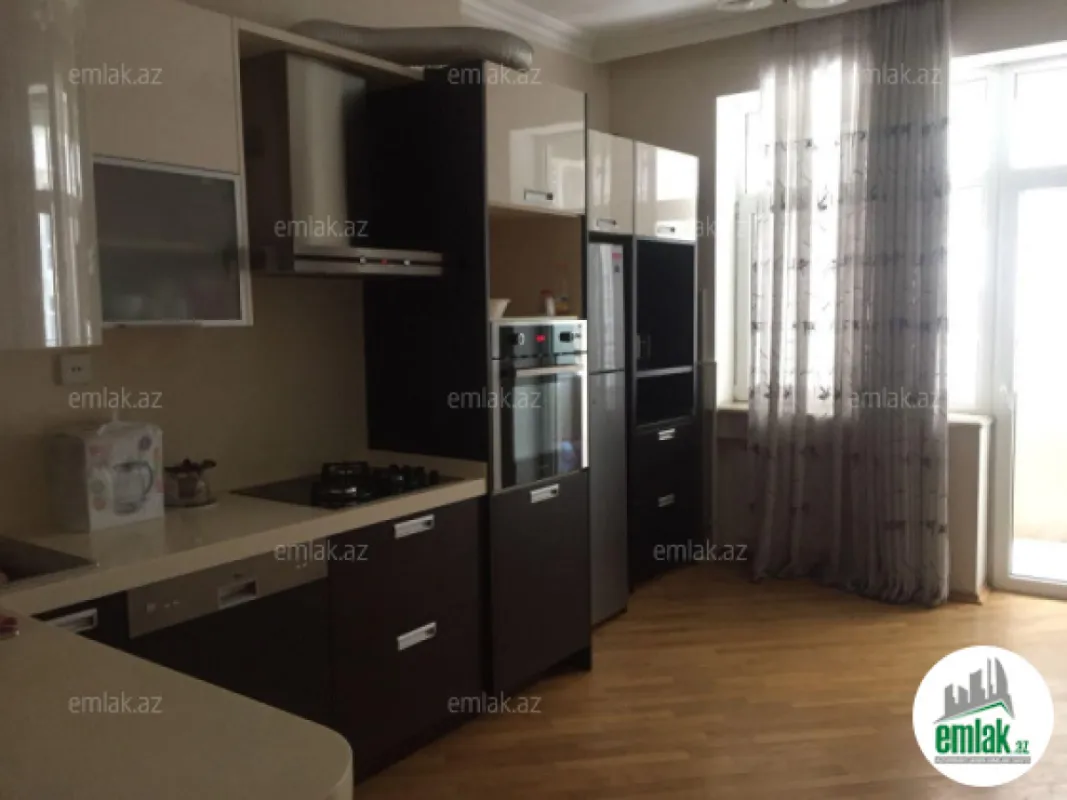 Satılır 3 otaqlı yeni tikili 130 m²