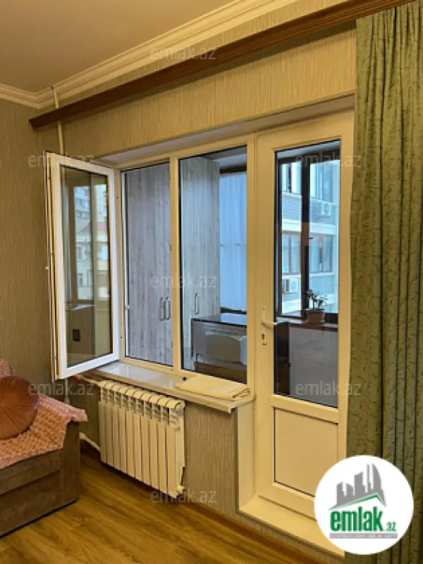 Satılır 1 otaqlı köhnə tikili 45 m²