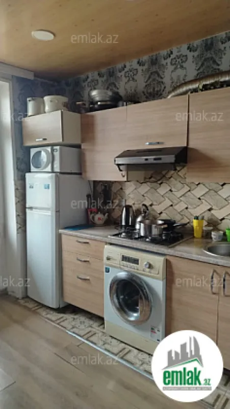 Satılır 3 otaqlı köhnə tikili 80 m²