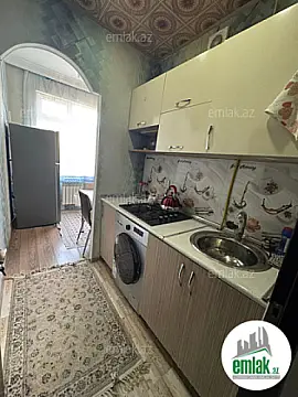 Satılır 1 otaqlı köhnə tikili 35 m²