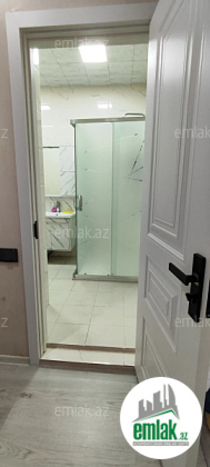 Satılır 2 otaqlı yeni tikili 72 m²