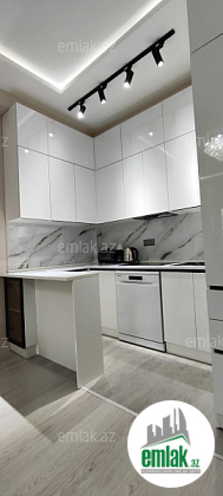 Satılır 2 otaqlı yeni tikili 72 m²