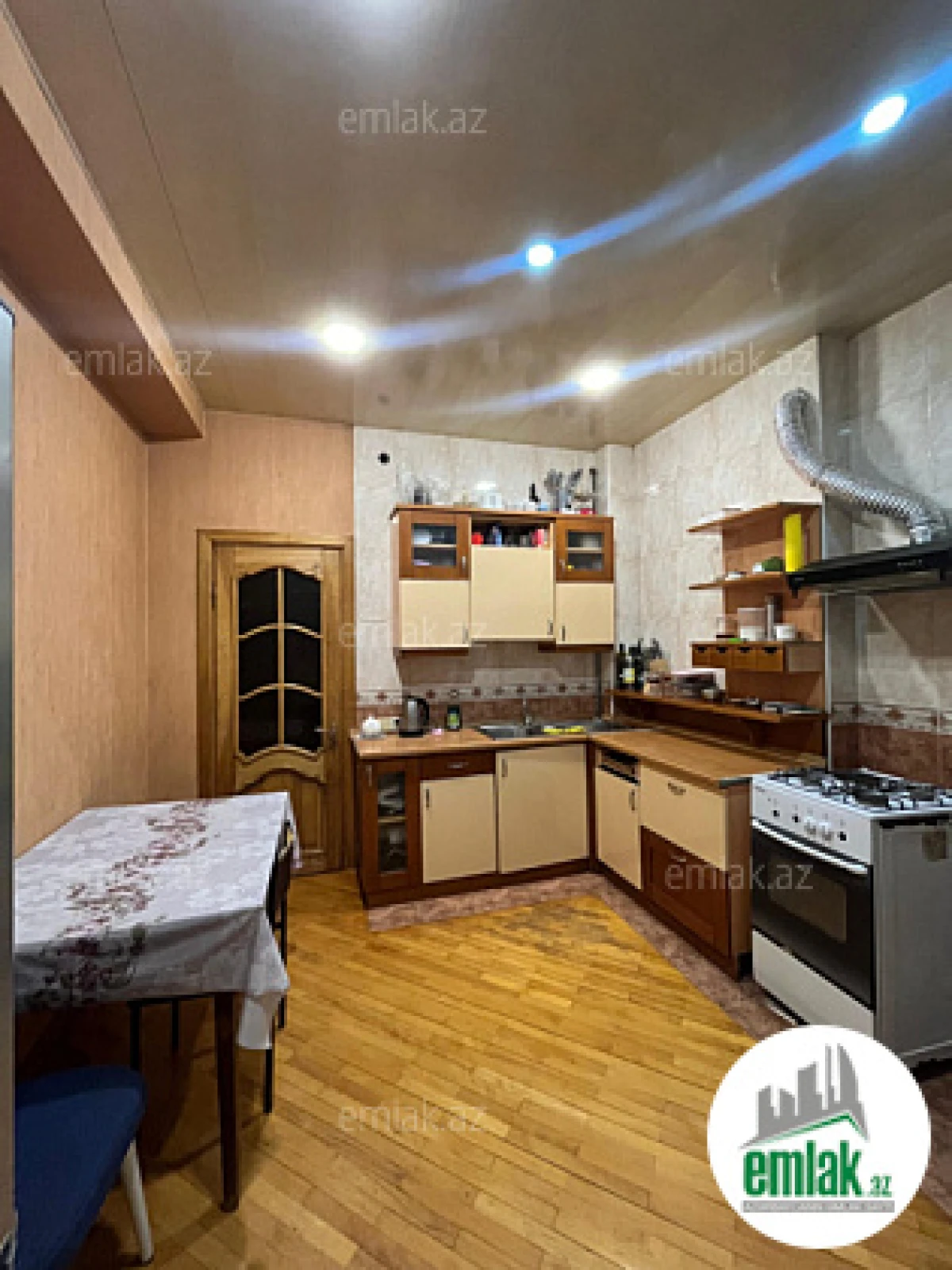Satılır 3 otaqlı yeni tikili 105 m²