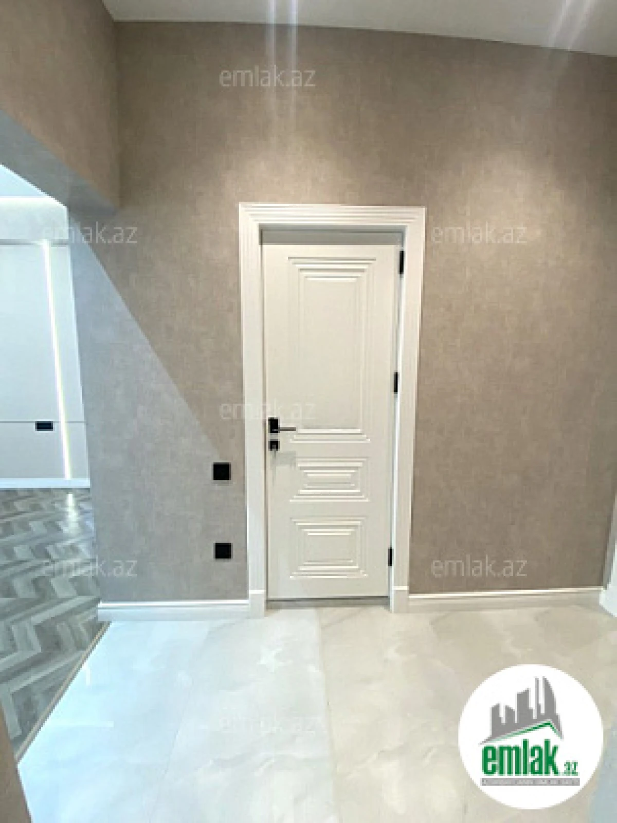 Satılır 3 otaqlı yeni tikili 170 m²