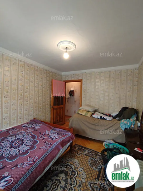 Satılır 2 otaqlı köhnə tikili 50 m²
