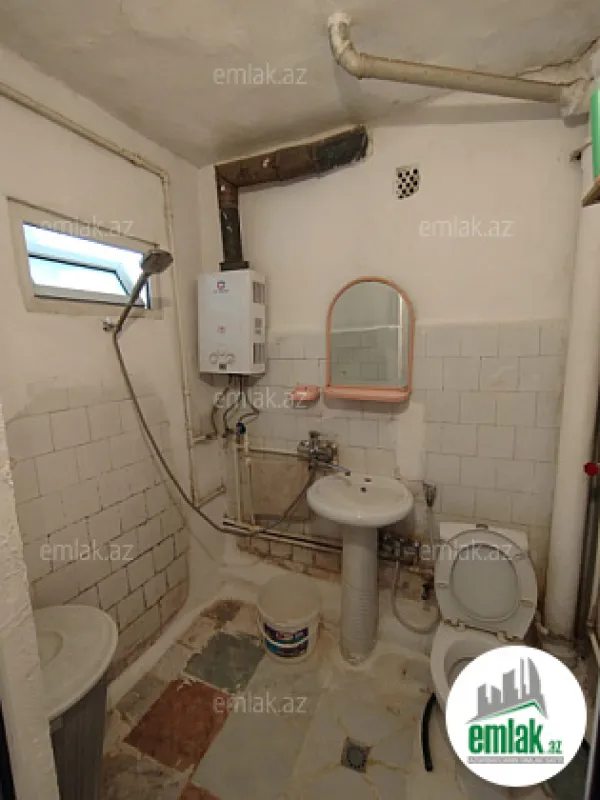 Satılır 2 otaqlı köhnə tikili 50 m²