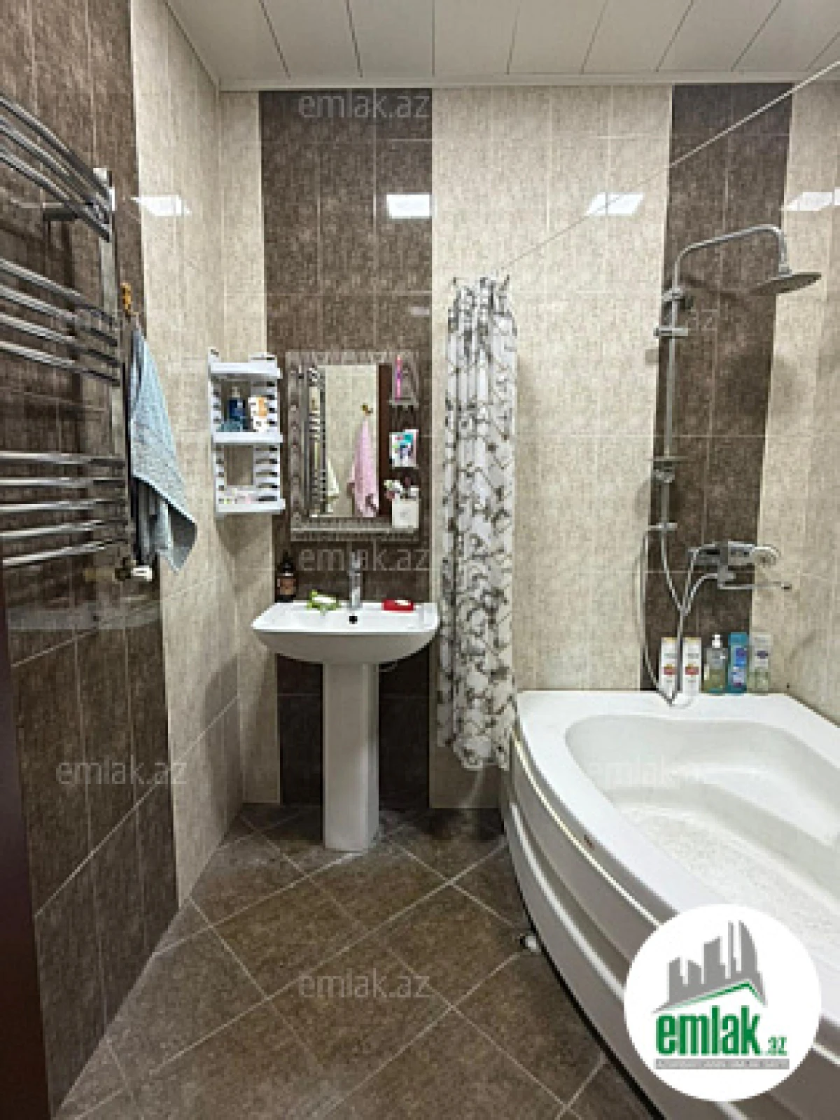 Satılır 3 otaqlı yeni tikili 120 m²