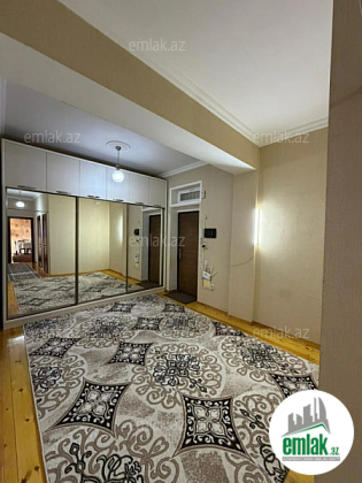 Satılır 3 otaqlı yeni tikili 120 m²