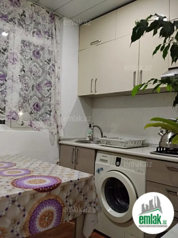 Satılır 3 otaqlı köhnə tikili 55 m²