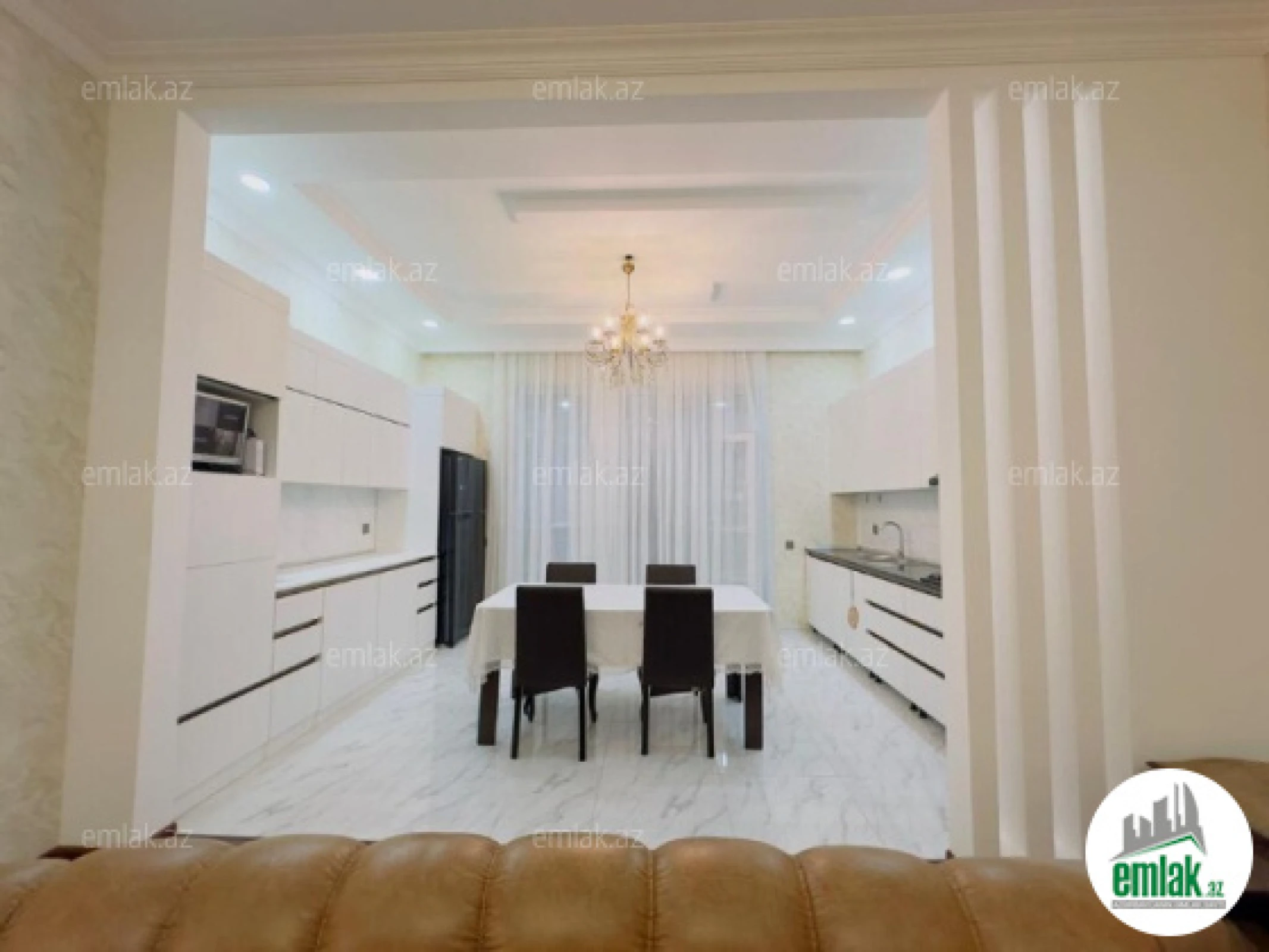 Satılır 5 otaqlı həyət evi 200 m²