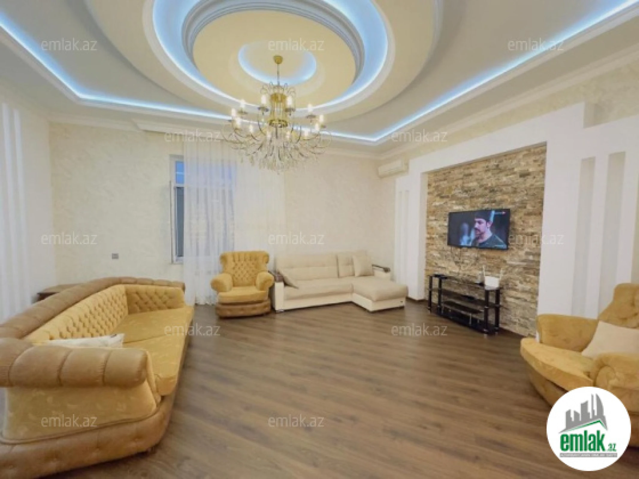 Satılır 5 otaqlı həyət evi 200 m²