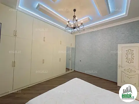 Satılır 5 otaqlı həyət evi 200 m²