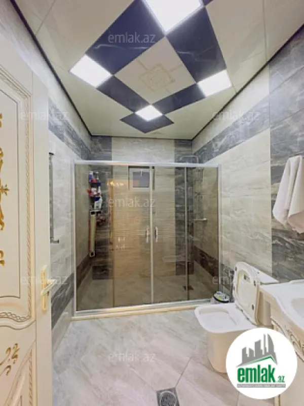 Satılır 5 otaqlı həyət evi 200 m²