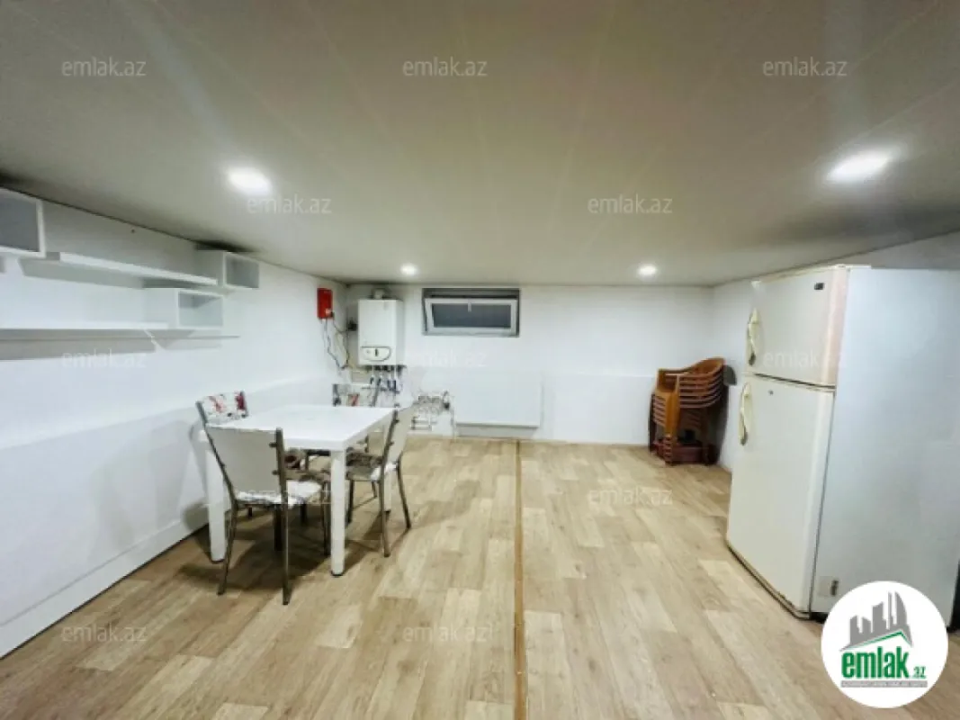 Satılır 5 otaqlı həyət evi 200 m²