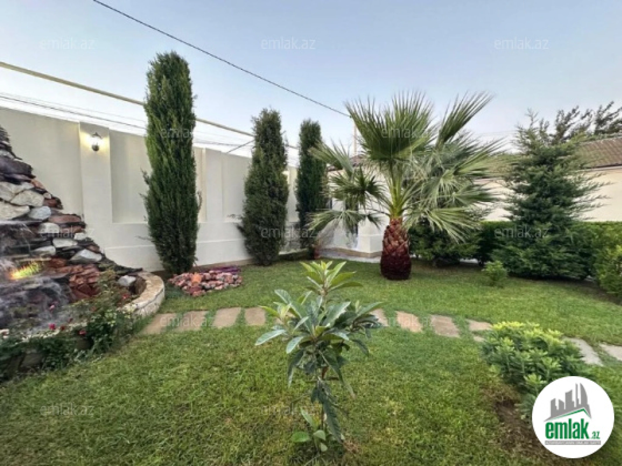 Satılır 5 otaqlı həyət evi 200 m²
